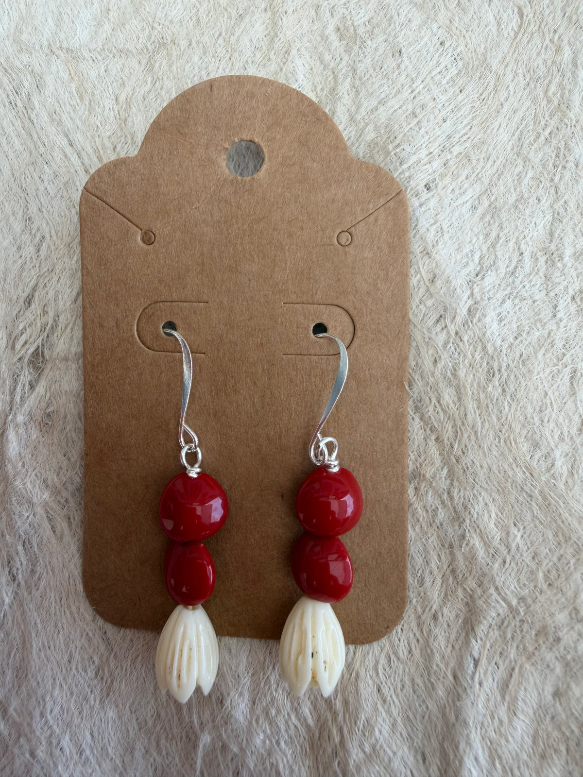 Ula’Ula seed earring with Pikake beads