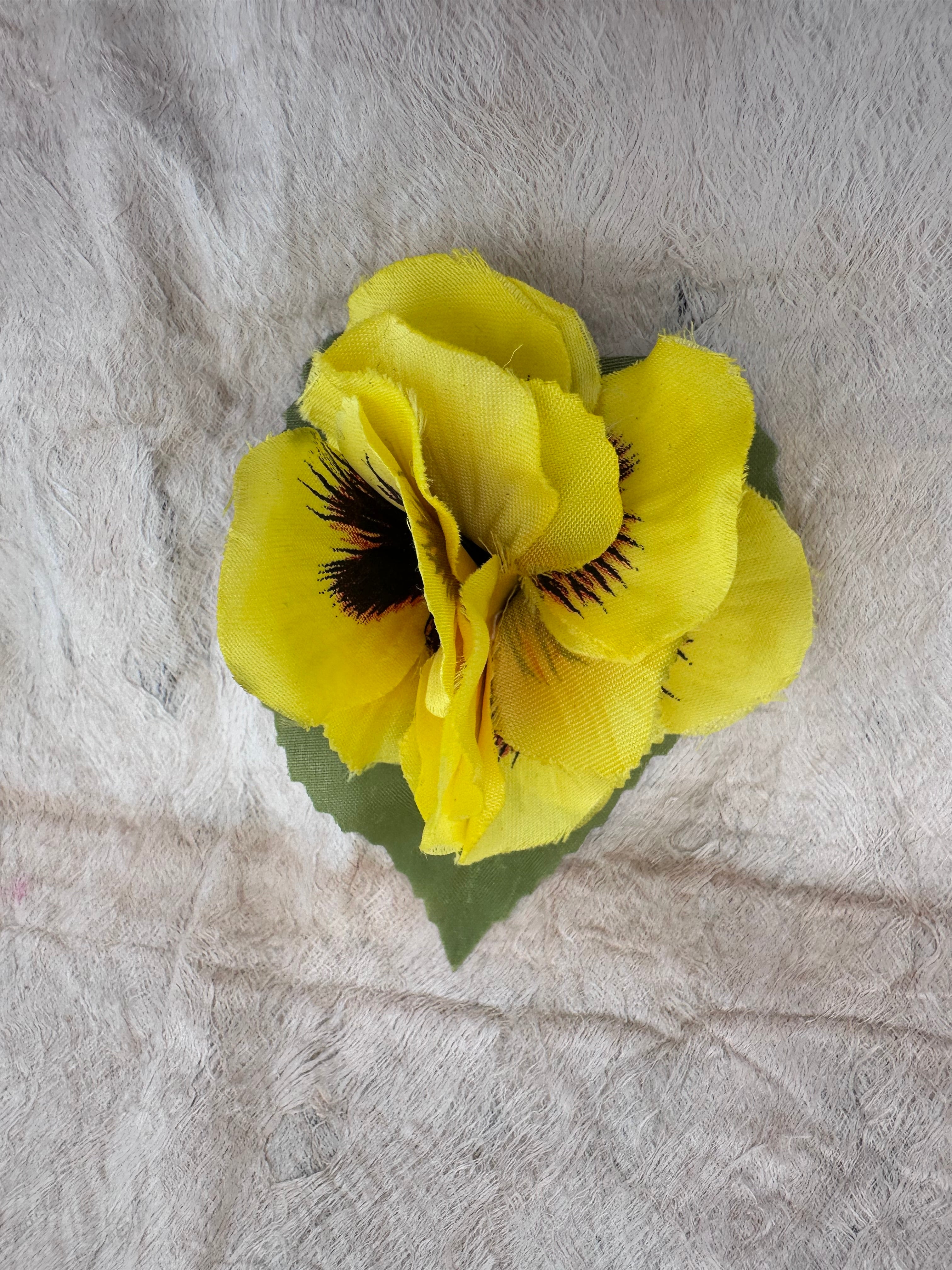 Mini Single Yellow Flower Hair Clip